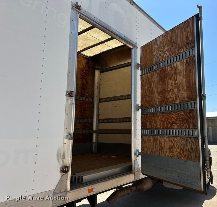 image for item EJ8855 2011 International  DuraStar 4400  box truck