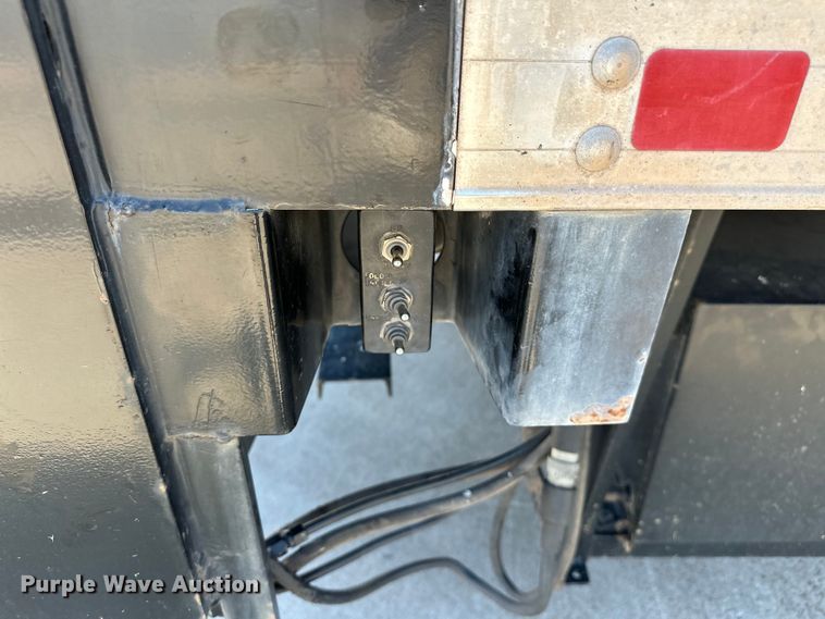 image for item EJ8855 2011 International  DuraStar 4400  box truck