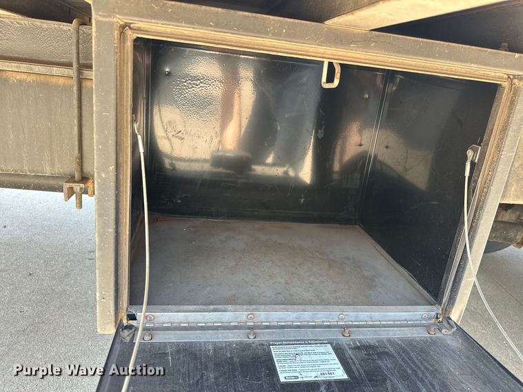 image for item EJ8855 2011 International  DuraStar 4400  box truck