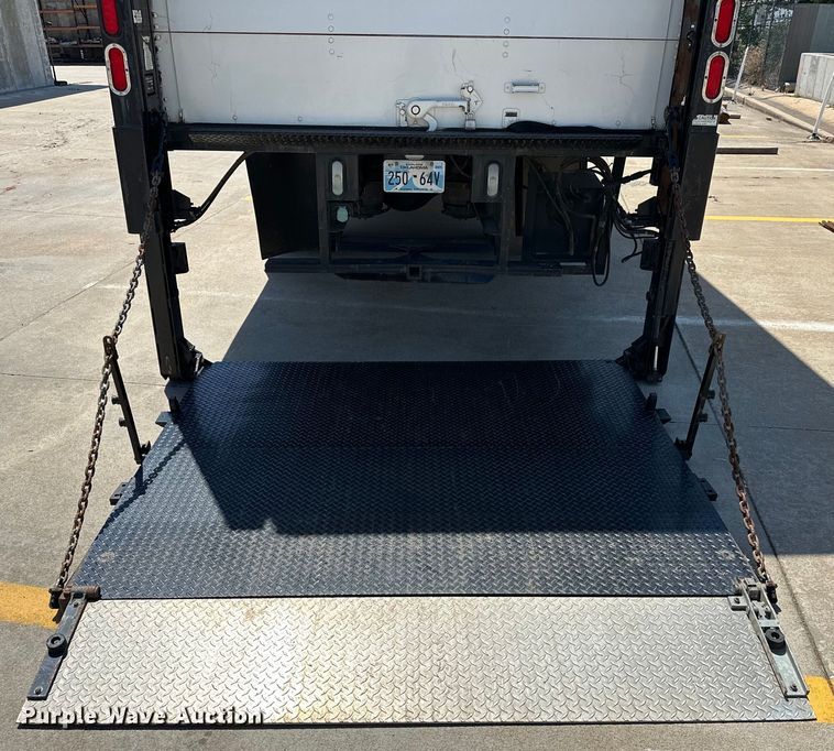 image for item EJ8855 2011 International  DuraStar 4400  box truck