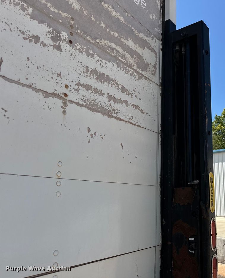 image for item EJ8855 2011 International  DuraStar 4400  box truck