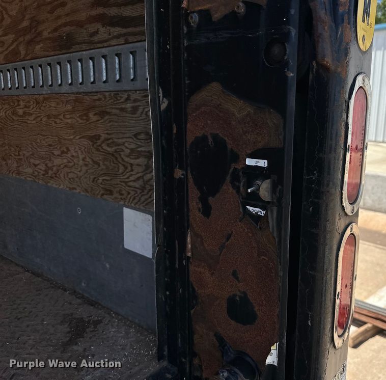 image for item EJ8855 2011 International  DuraStar 4400  box truck