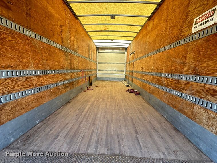 image for item EJ8855 2011 International  DuraStar 4400  box truck