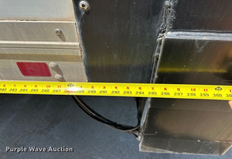 image for item EJ8855 2011 International  DuraStar 4400  box truck