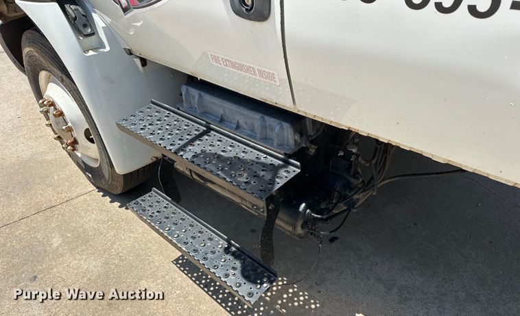 image for item EJ8855 2011 International  DuraStar 4400  box truck