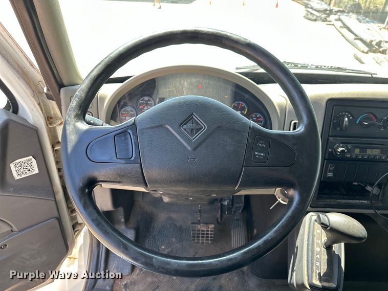 image for item EJ8855 2011 International  DuraStar 4400  box truck