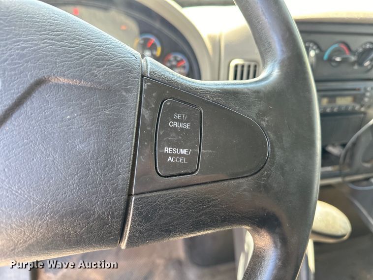 image for item EJ8855 2011 International  DuraStar 4400  box truck