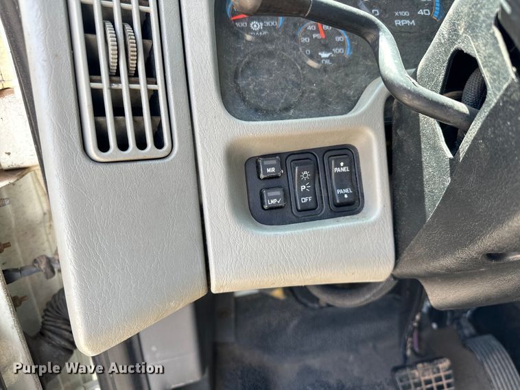 image for item EJ8855 2011 International  DuraStar 4400  box truck