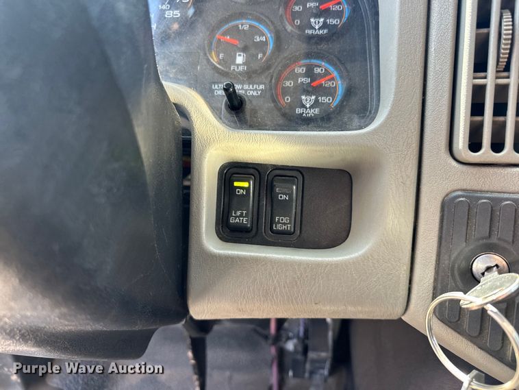 image for item EJ8855 2011 International  DuraStar 4400  box truck