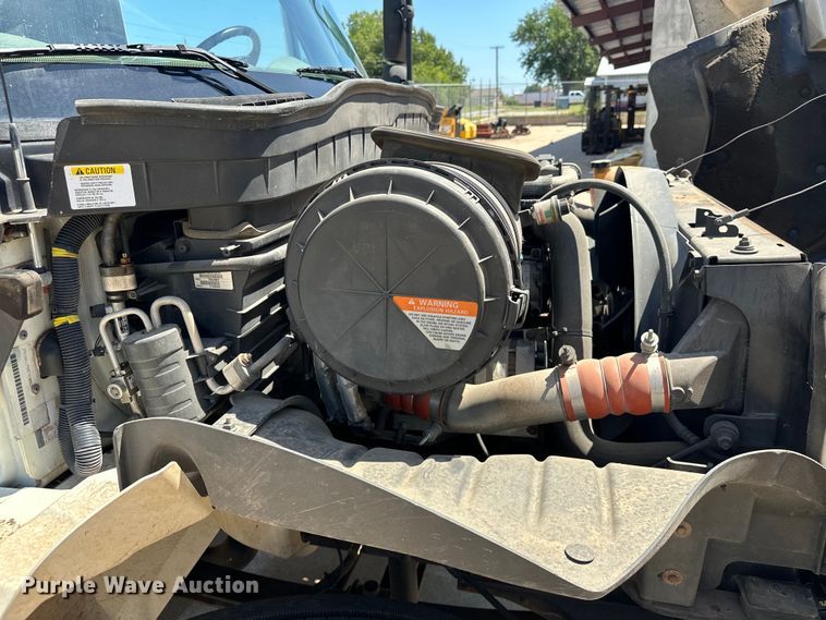 image for item EJ8855 2011 International  DuraStar 4400  box truck