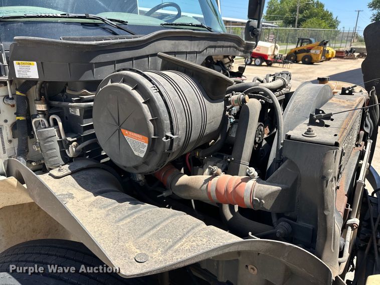 image for item EJ8855 2011 International  DuraStar 4400  box truck