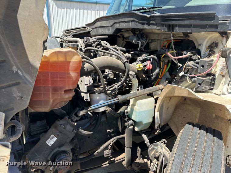 image for item EJ8855 2011 International  DuraStar 4400  box truck