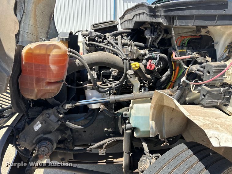 image for item EJ8855 2011 International  DuraStar 4400  box truck