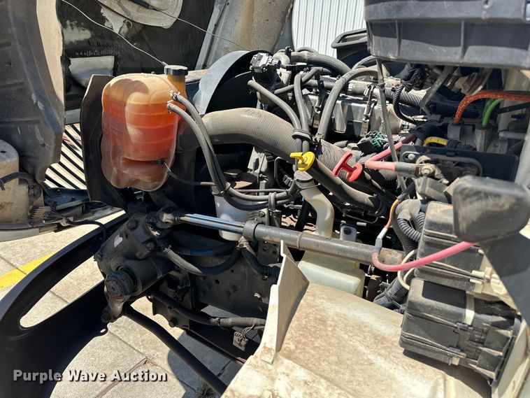 image for item EJ8855 2011 International  DuraStar 4400  box truck