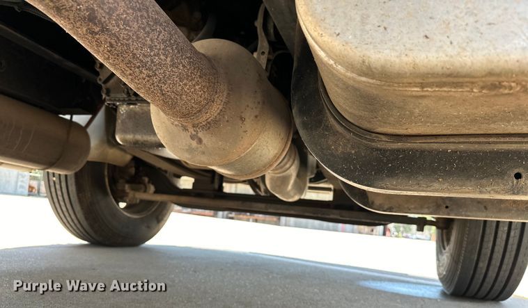 image for item EJ8855 2011 International  DuraStar 4400  box truck