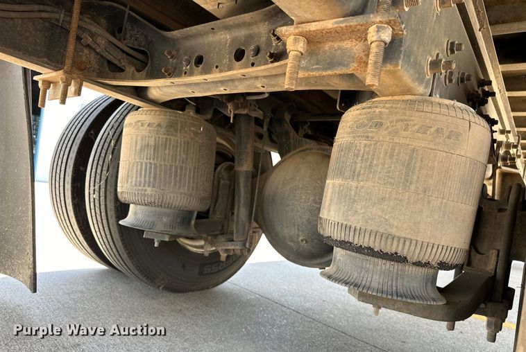 image for item EJ8855 2011 International  DuraStar 4400  box truck