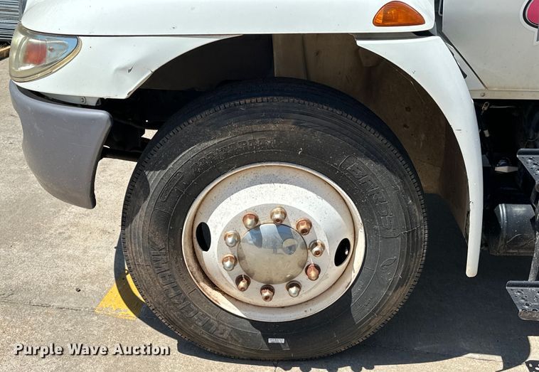 image for item EJ8855 2011 International  DuraStar 4400  box truck