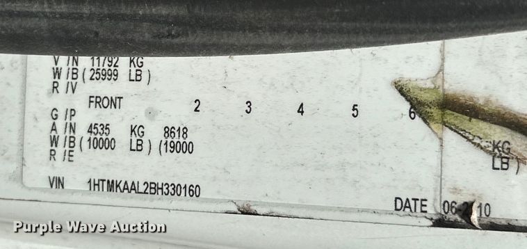 image for item EJ8855 2011 International  DuraStar 4400  box truck