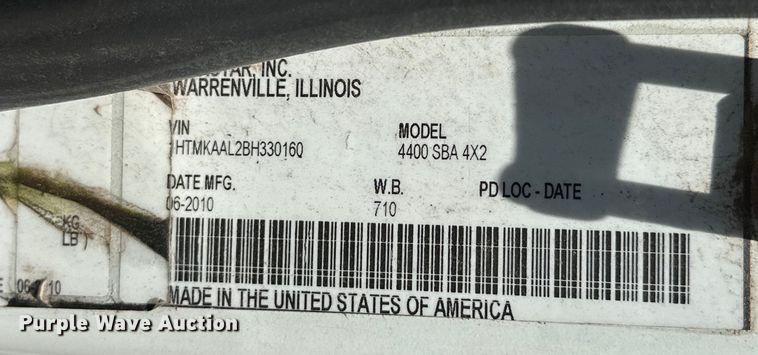 image for item EJ8855 2011 International  DuraStar 4400  box truck