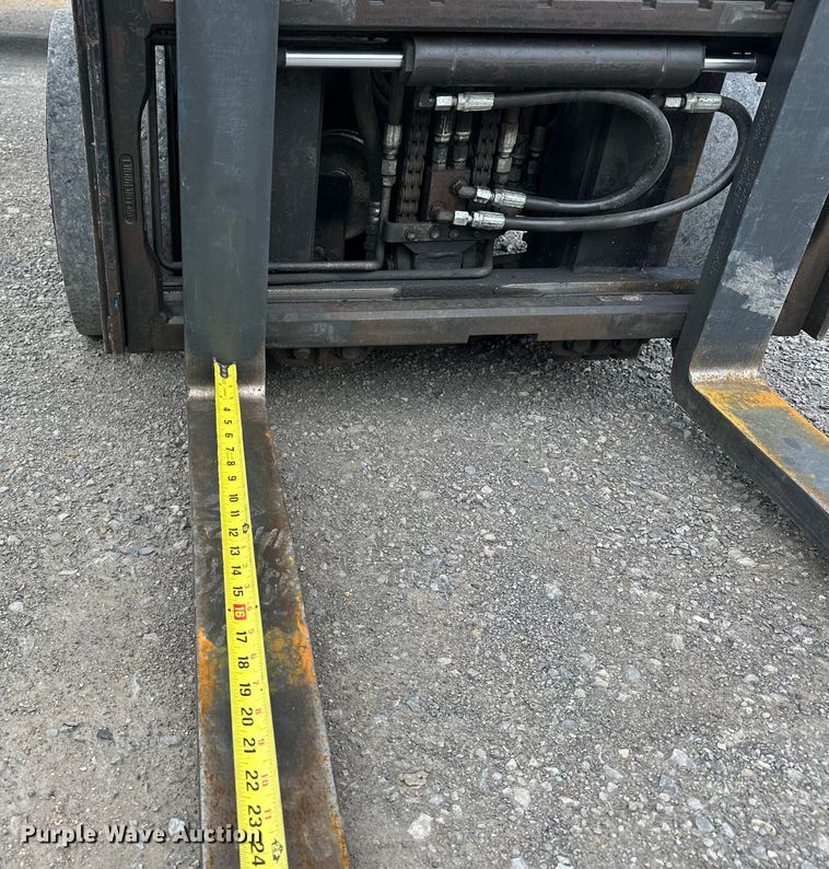 image for item EJ8867 2009 Toyota  8FGCU25 forklift