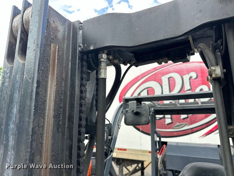 image for item EJ8867 2009 Toyota  8FGCU25 forklift