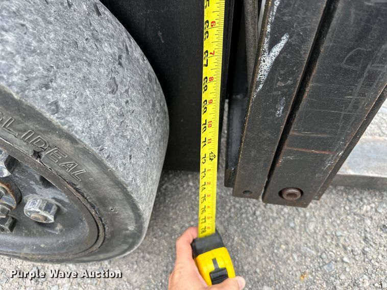 image for item EJ8867 2009 Toyota  8FGCU25 forklift