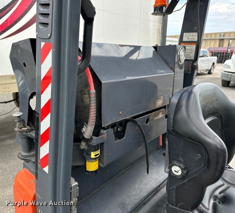 image for item EJ8867 2009 Toyota  8FGCU25 forklift