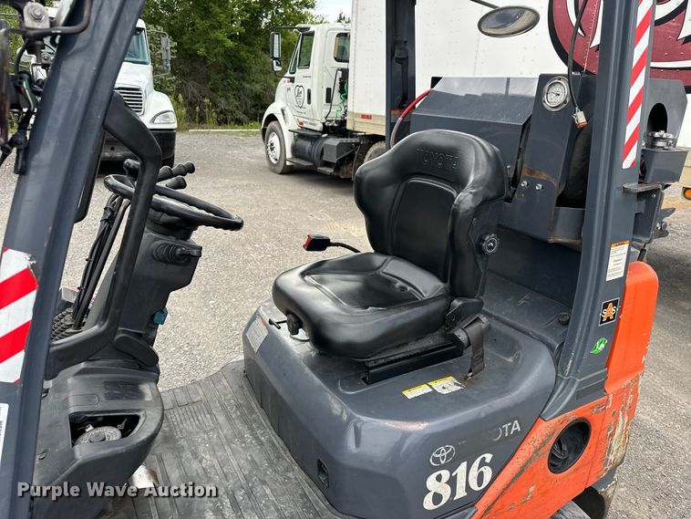 image for item EJ8867 2009 Toyota  8FGCU25 forklift