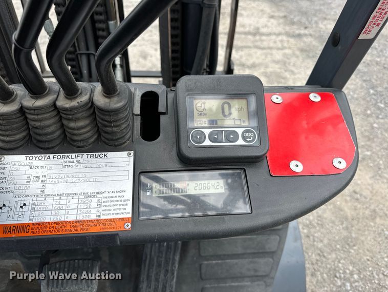 image for item EJ8867 2009 Toyota  8FGCU25 forklift