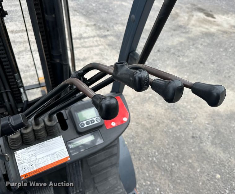 image for item EJ8867 2009 Toyota  8FGCU25 forklift