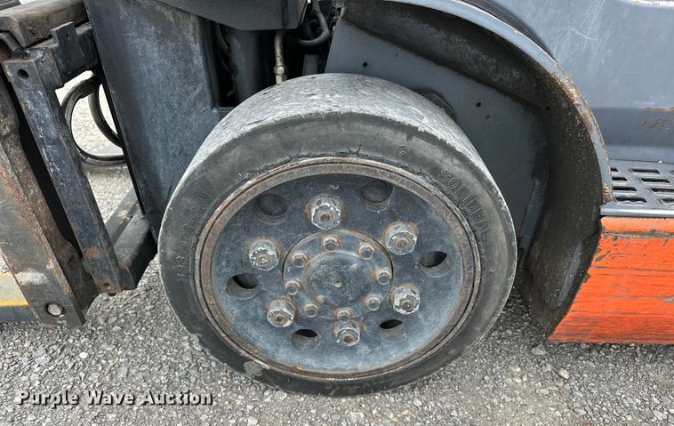 image for item EJ8867 2009 Toyota  8FGCU25 forklift