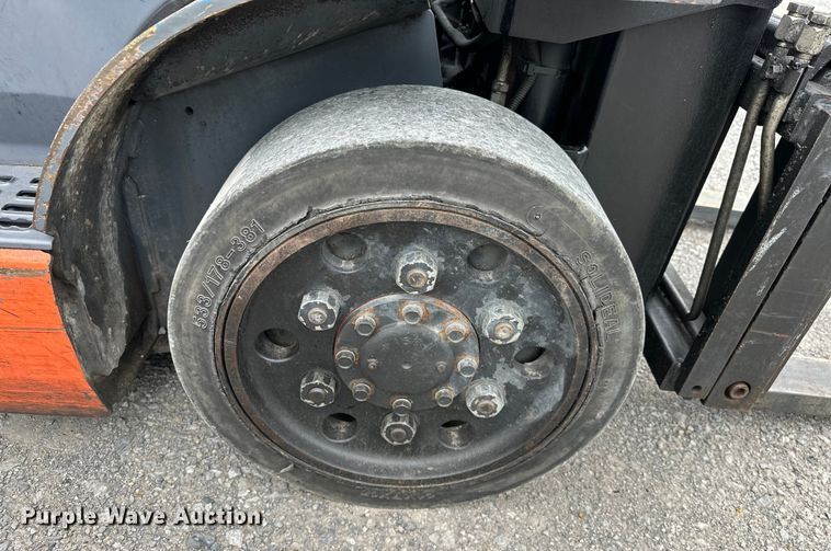 image for item EJ8867 2009 Toyota  8FGCU25 forklift