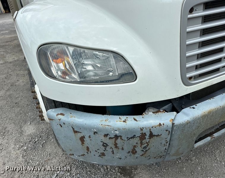 image for item EJ8868 2013 Freightliner  M2 delivery truck