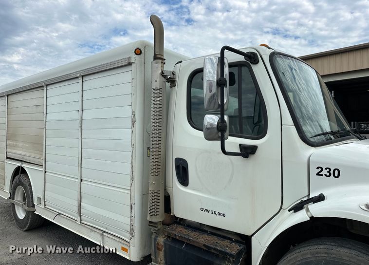 image for item EJ8868 2013 Freightliner  M2 delivery truck