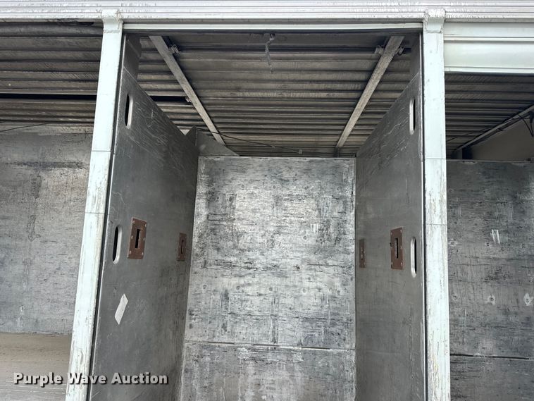 image for item EJ8868 2013 Freightliner  M2 delivery truck