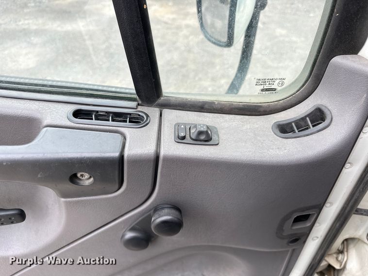 image for item EJ8868 2013 Freightliner  M2 delivery truck