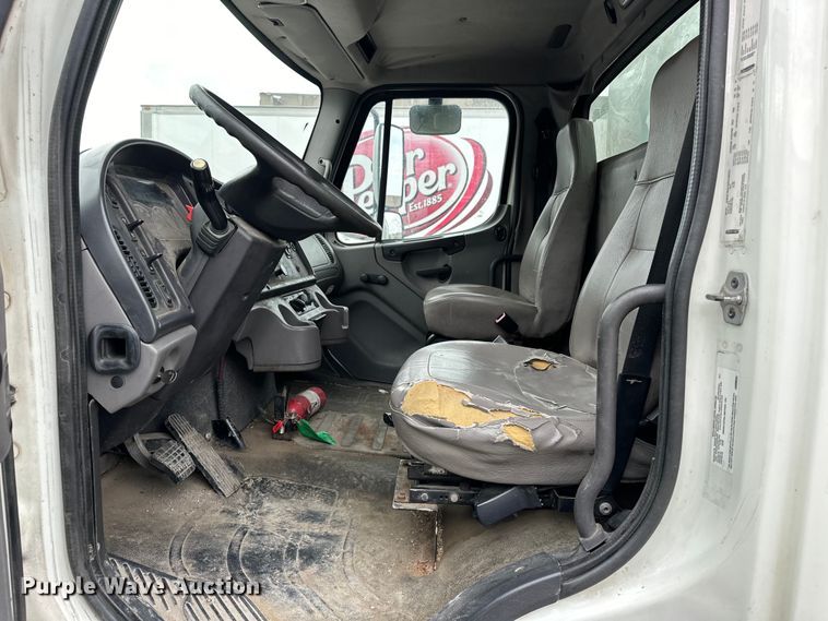 image for item EJ8868 2013 Freightliner  M2 delivery truck