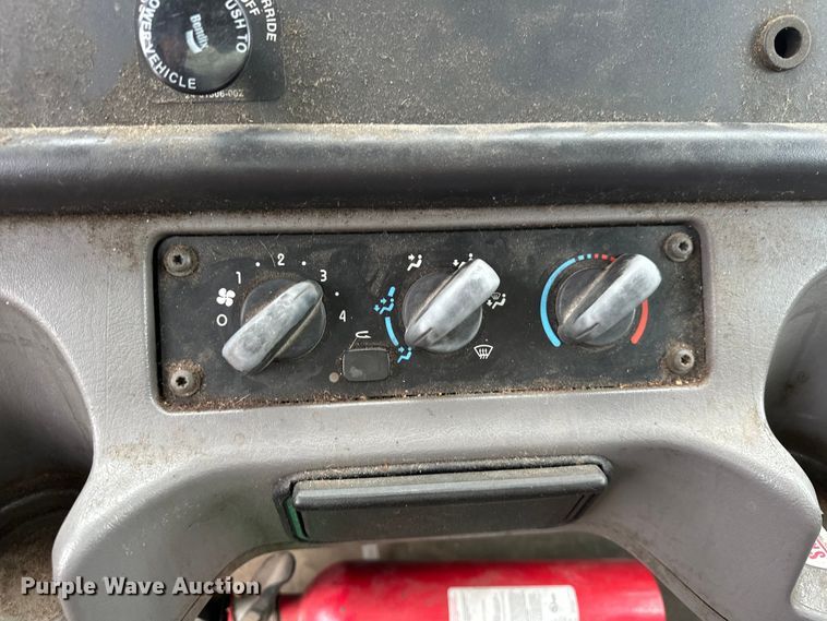 image for item EJ8868 2013 Freightliner  M2 delivery truck