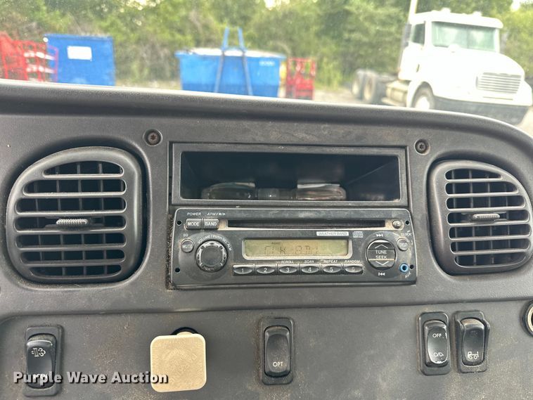 image for item EJ8868 2013 Freightliner  M2 delivery truck