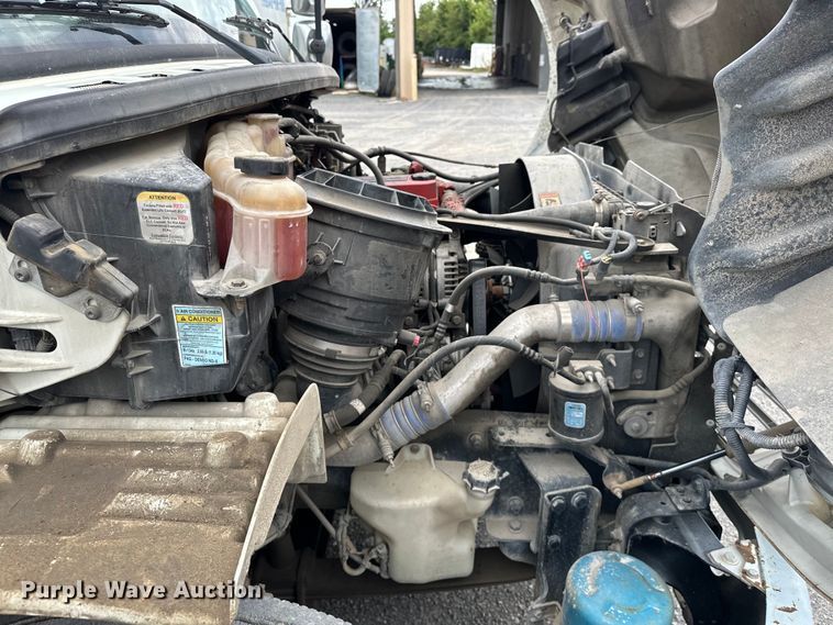 image for item EJ8868 2013 Freightliner  M2 delivery truck