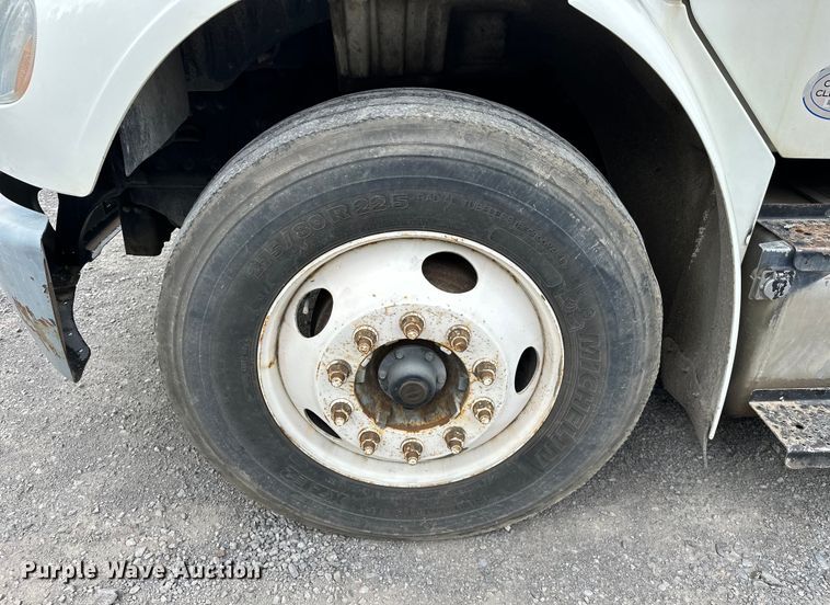 image for item EJ8868 2013 Freightliner  M2 delivery truck