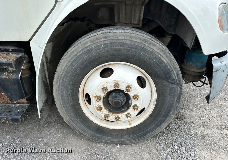 image for item EJ8868 2013 Freightliner  M2 delivery truck