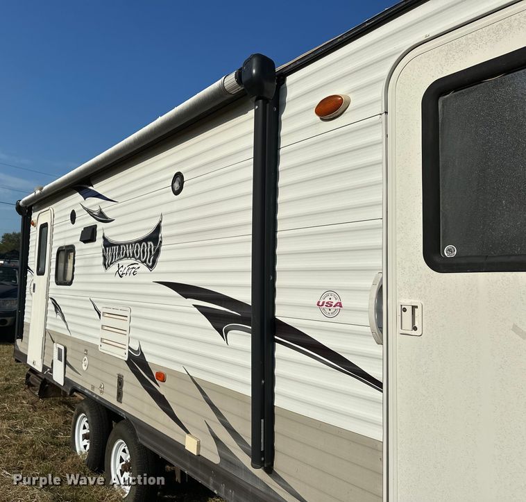 image for item EJ8905 2014 Wildwood   Forrest River X-Lite camper