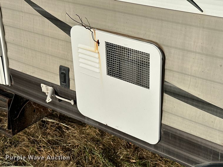 image for item EJ8905 2014 Wildwood   Forrest River X-Lite camper