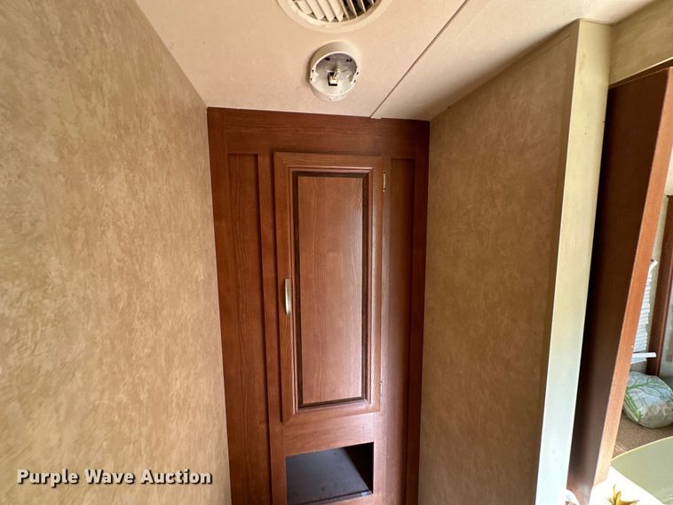 image for item EJ8905 2014 Wildwood   Forrest River X-Lite camper