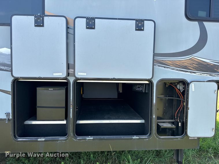 image for item EJ8911 2014 Heartland  4100 Cyclone  toy hauler camper