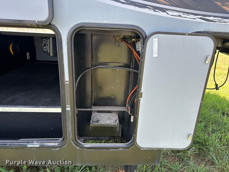 image for item EJ8911 2014 Heartland  4100 Cyclone  toy hauler camper