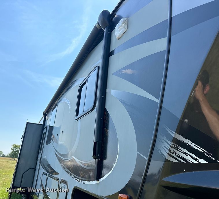 image for item EJ8911 2014 Heartland  4100 Cyclone  toy hauler camper