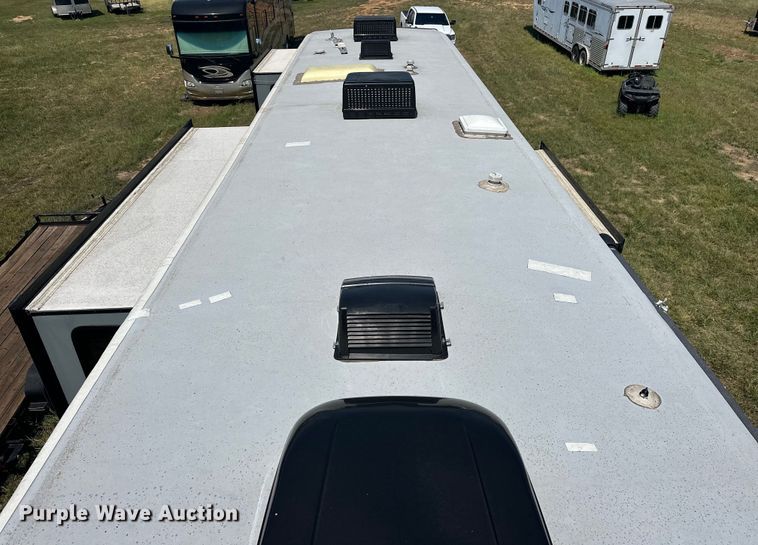 image for item EJ8911 2014 Heartland  4100 Cyclone  toy hauler camper