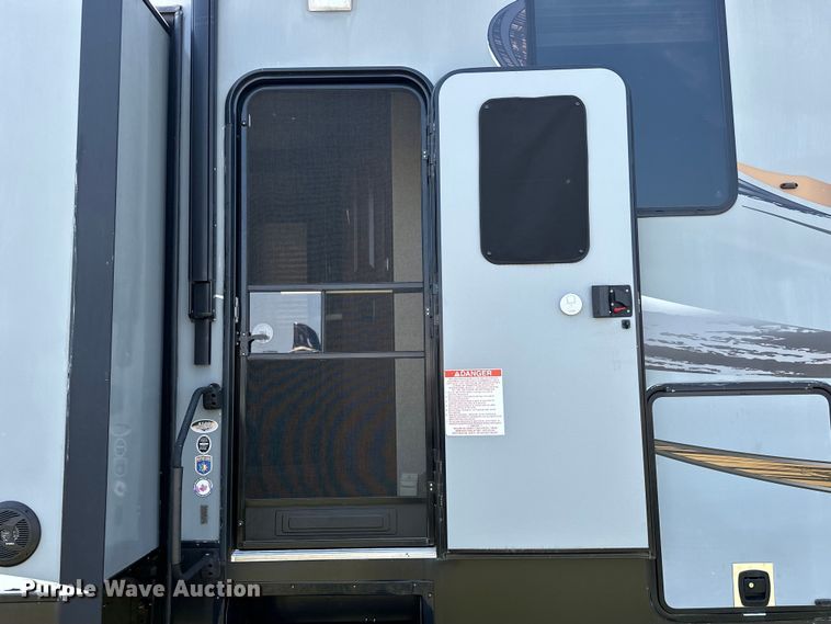 image for item EJ8911 2014 Heartland  4100 Cyclone  toy hauler camper